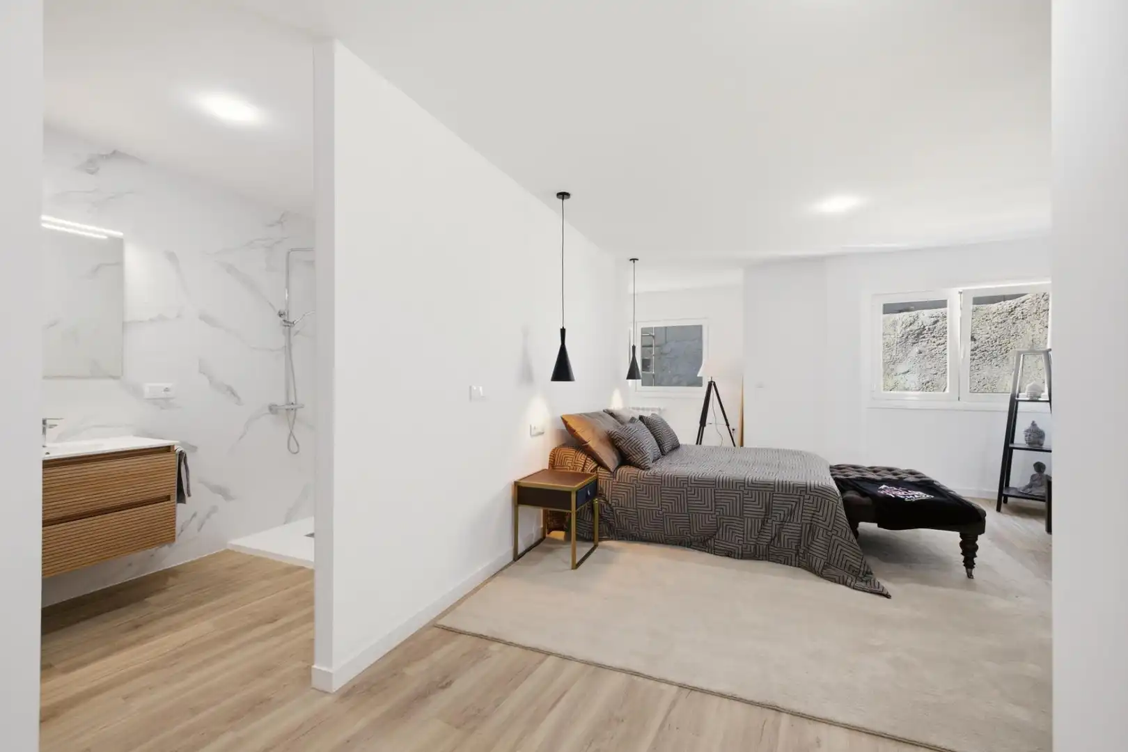 Bedroom of Apartments for sale in Vigo   with Heating, Furnished and Balcony