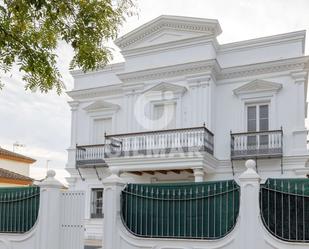 Vista exterior de Casa o xalet en venda en Jerez de la Frontera amb Aire condicionat, Calefacció i Jardí privat