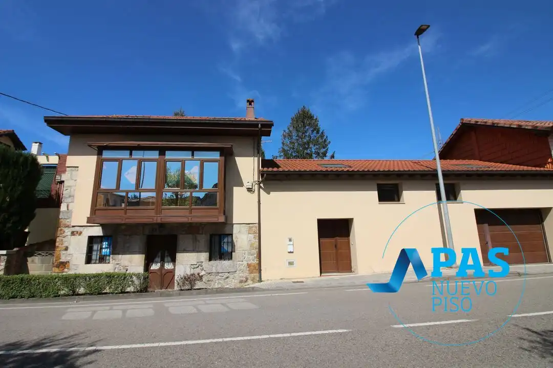 Vista exterior de Casa o chalet en venta en El Astillero   con Calefacción, Jardín privado y Trastero