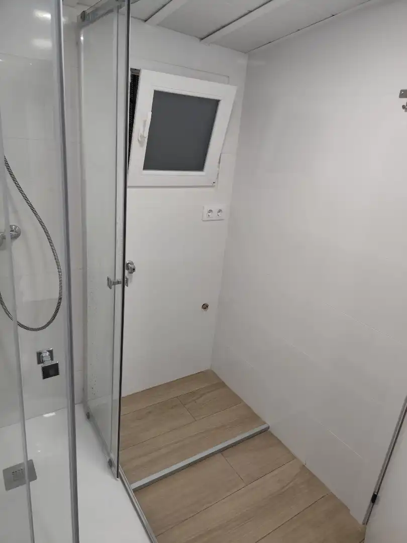 Schlafzimmer von Loft zum Verkauf in Barcelona mit Ofen