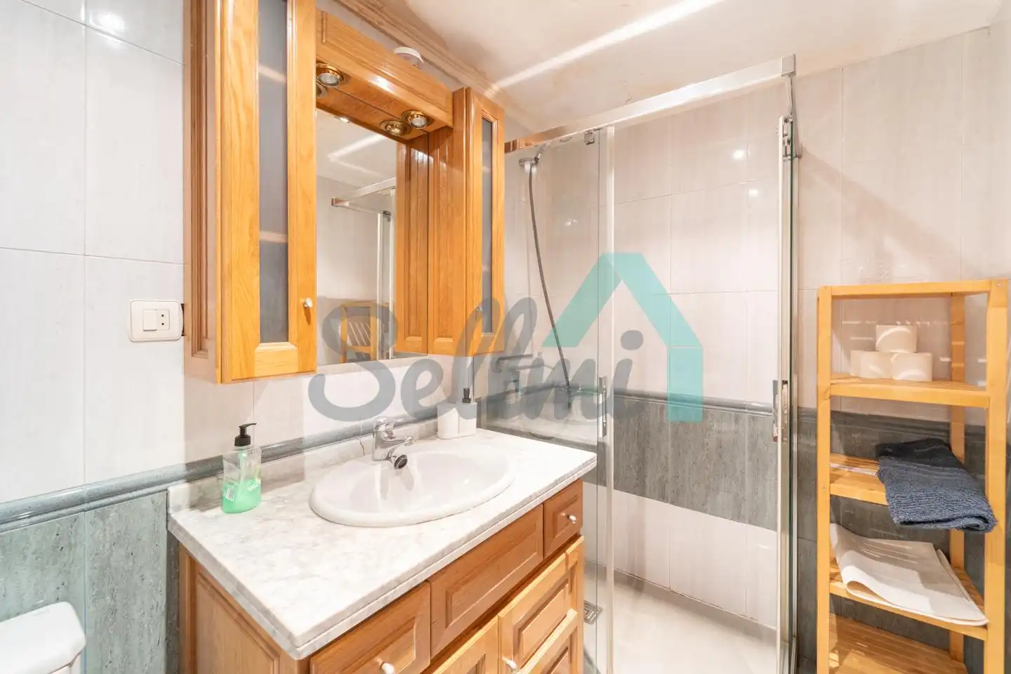 Badezimmer von Wohnung zur untervermieten in Oviedo  mit Heizung, Möbliert und Internet