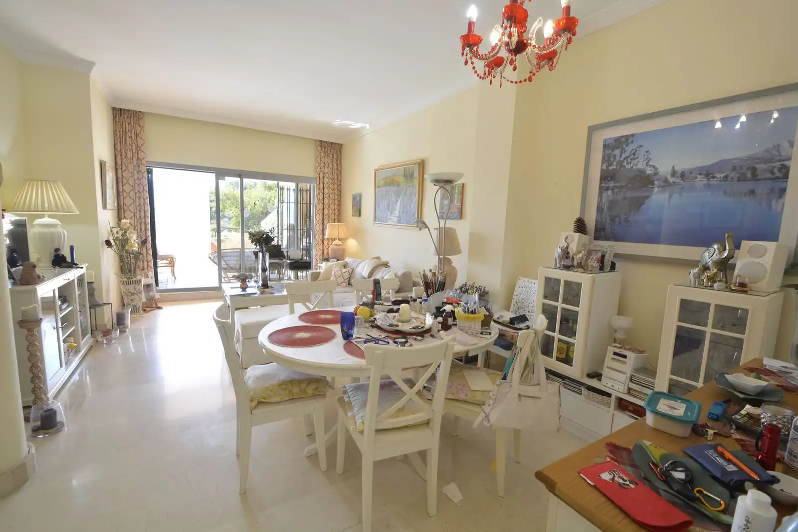 Menjador de Apartament en venda en Marbella amb Jardí privat i Piscina comunitària