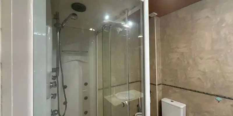 Bany de Casa adosada en venda en Villanueva del Trabuco amb Aire condicionat, Terrassa i Traster