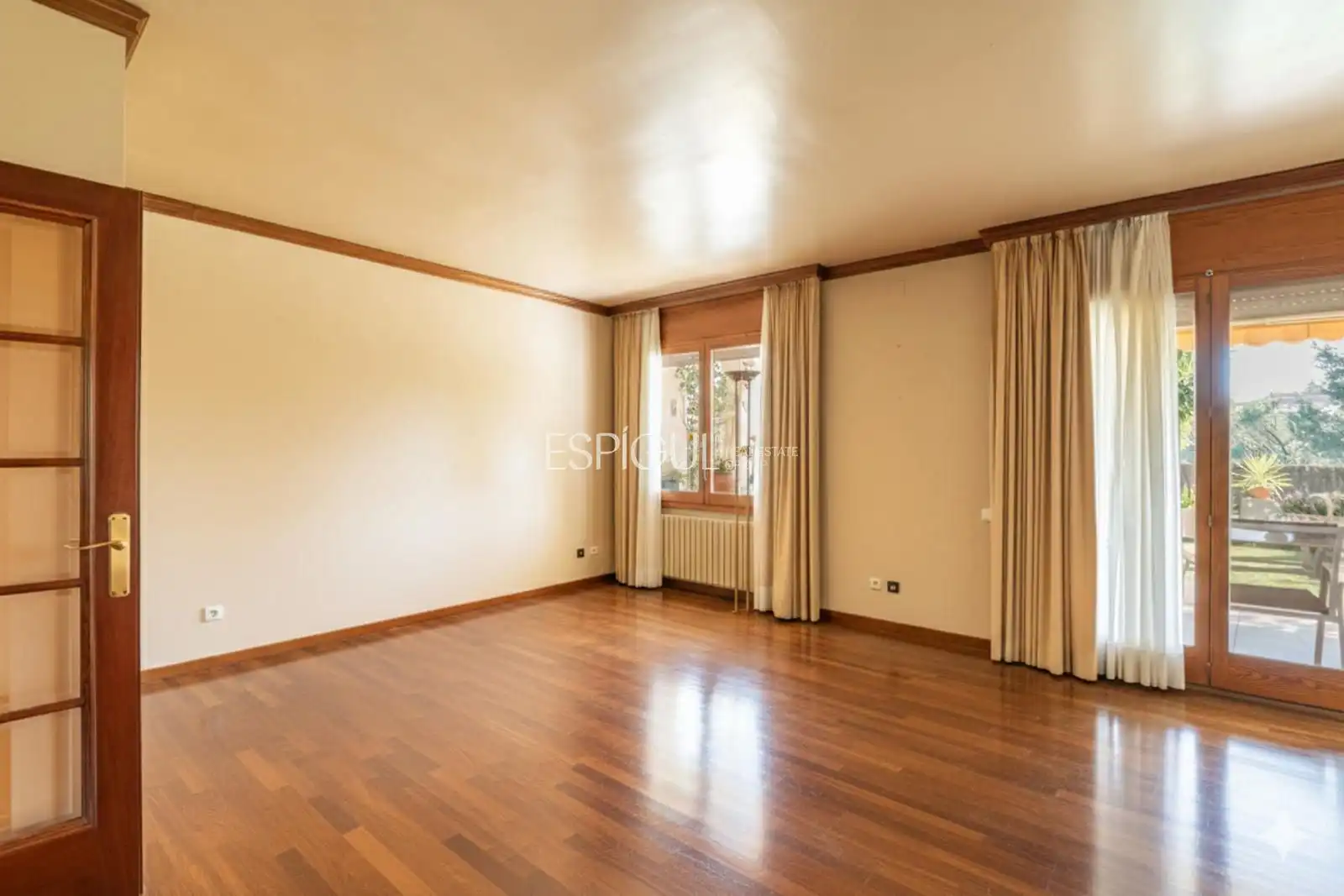 Bedroom of Houses for sale in Sant Cugat del Vallès  with Air Conditioner, Heating and Parquet flooring