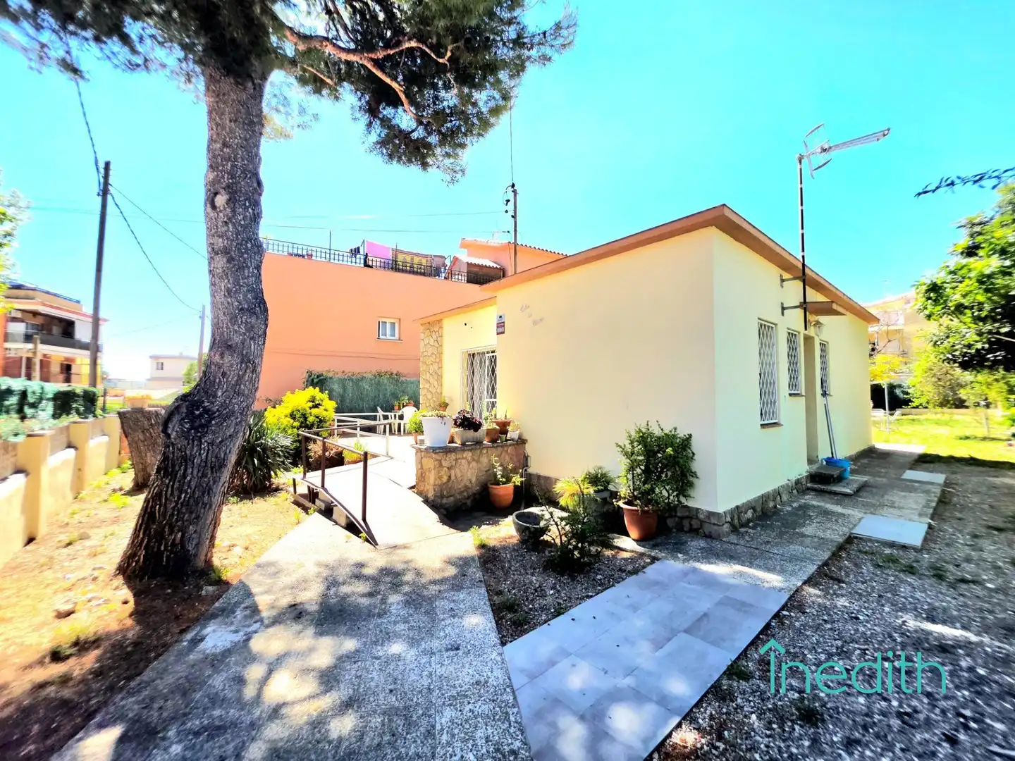 Garden of Houses for sale in Calafell  with Air Conditioner, Terrace and Storage room