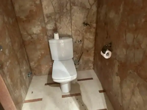 Bathroom of Office for sale in Monforte del Cid  with Air Conditioner and Storage room