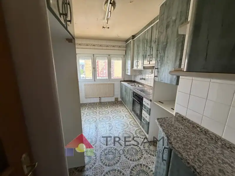 Kitchen of Flat for sale in Gijón   with Heating