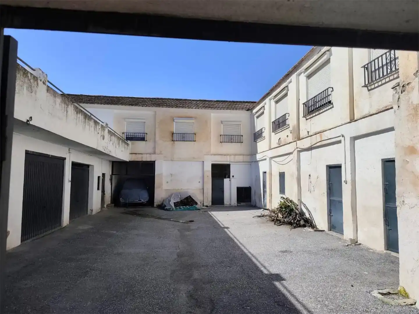 Aparcament de Finca rústica en venda en Granada amb Jardí privat, Traster i Piscina