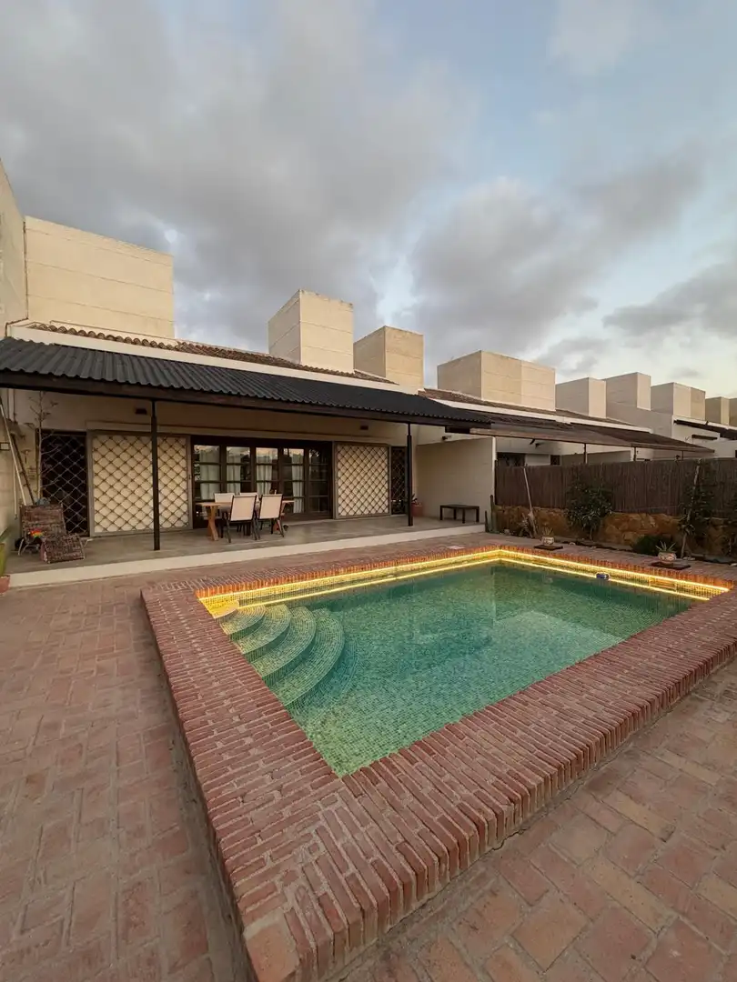 Piscina de Casa o xalet en venda en Murcia amb Aire condicionat, Jardí privat i Terrassa