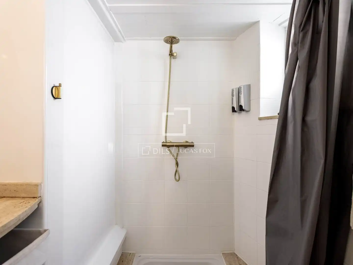 Bathroom of Flat for rent in Madrid  with Air Conditioner, Heating and Terrace
