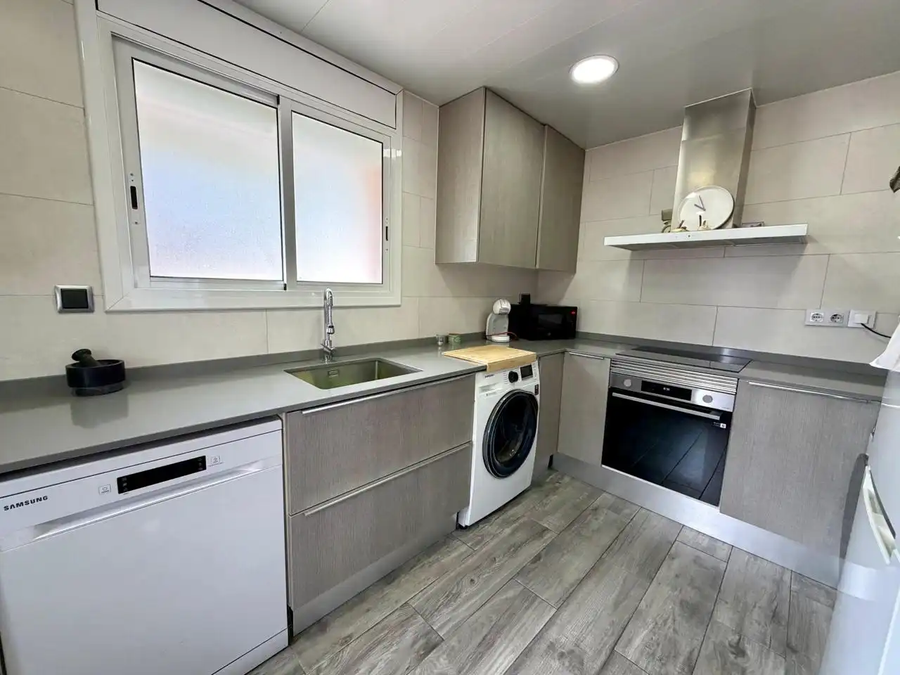 Cocina de Casa adosada en venta en Montcada i Reixac con Aire acondicionado, Calefacción y Jardín privado