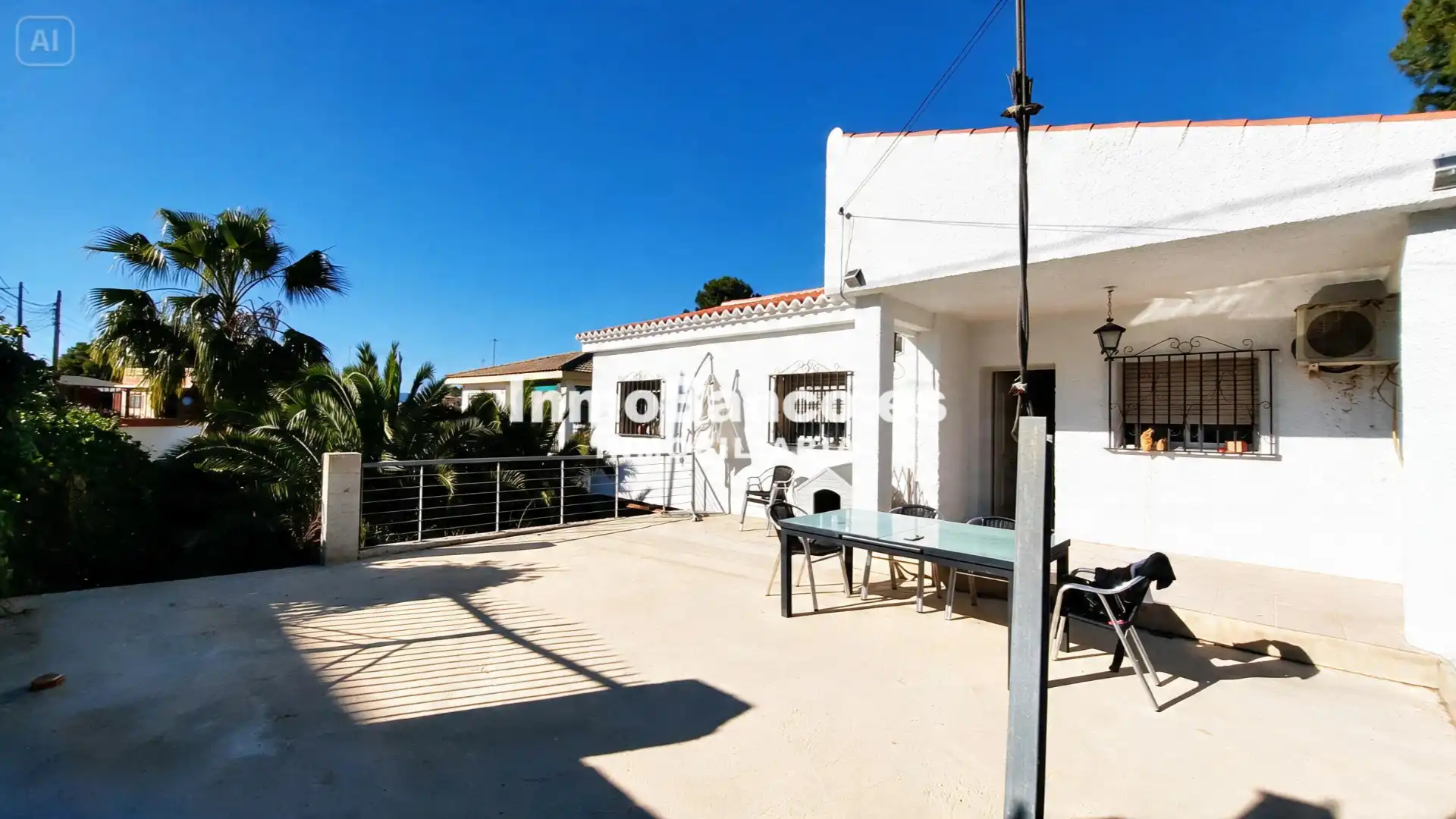 Vista exterior de Casa o xalet en venda en Chiva amb Jardí privat i Terrassa