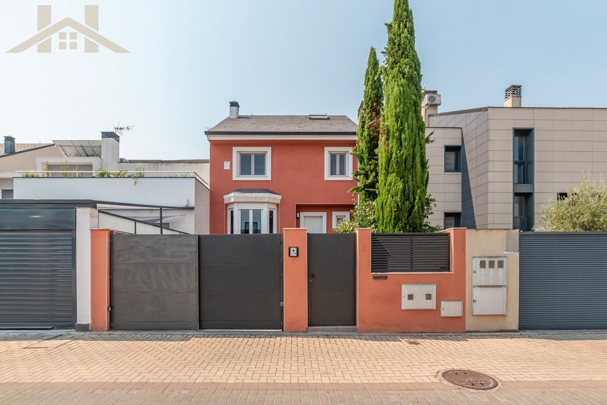 Vista exterior de Casa adosada en venta en Torrejón de Ardoz con Amueblado