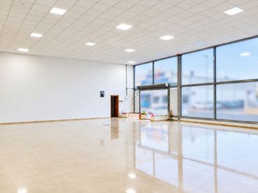 Local comercial en venda a Lepe