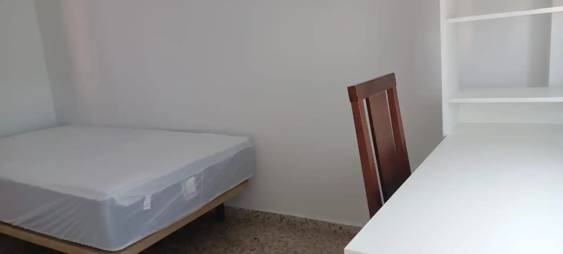 Bedroom of Flat for share in Granada  with Furnished, Oven and Washing machine
