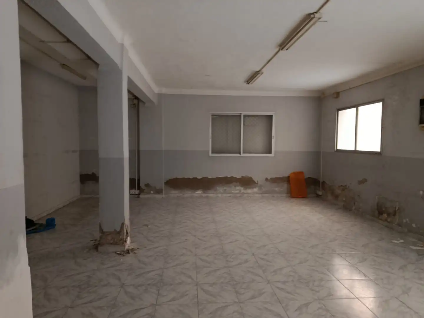 Business premises for sale in Sur, imagen 2