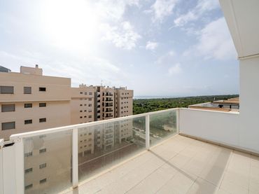 Duplex con balcone in vendita a Calle Medico Basilio Paredes Gomez