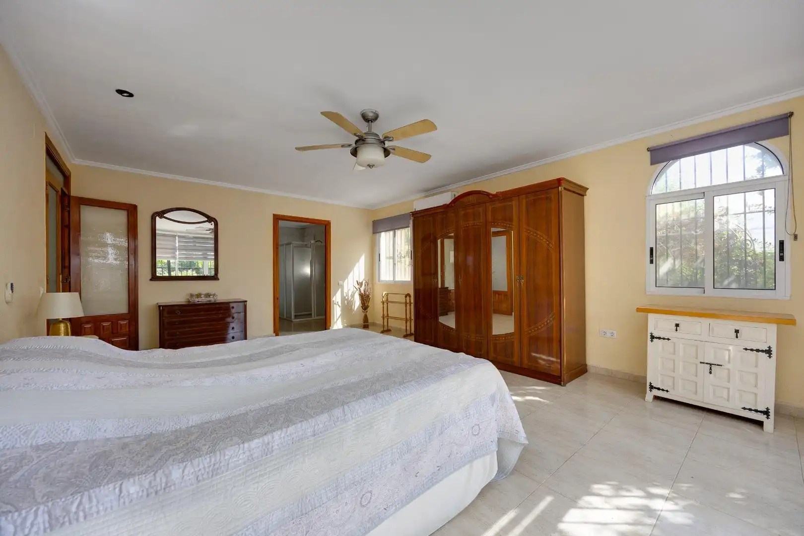 Dormitori de Casa o xalet en venda en Torrevieja amb Aire condicionat, Jardí privat i Terrassa