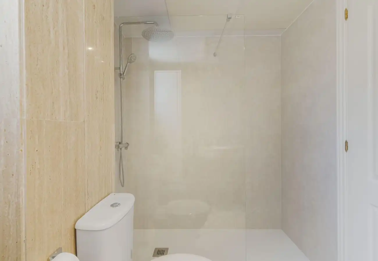 Bathroom of Apartments for rent in Marbella  with Air Conditioner, Private garden and Furnished