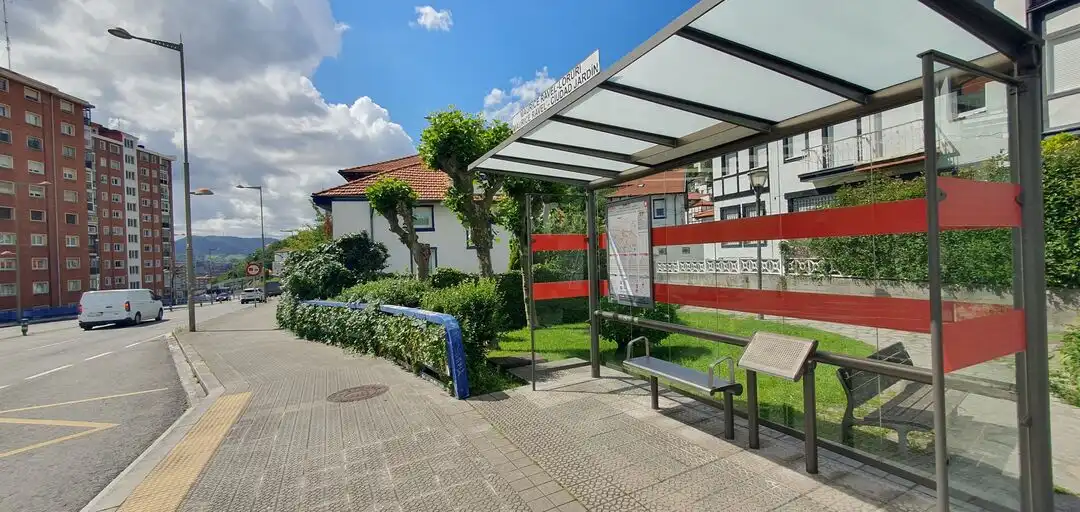 Terrassa de Casa adosada en venda en Bilbao  amb Aire condicionat, Calefacció i Jardí privat