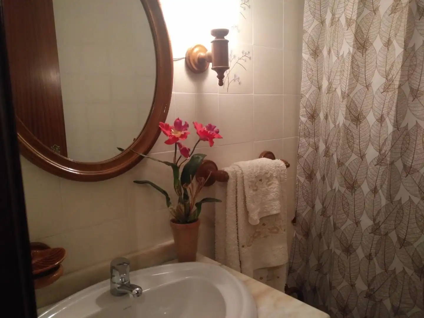 Baño de Piso para compartir en Valencia con Calefacción, Amueblado y Horno