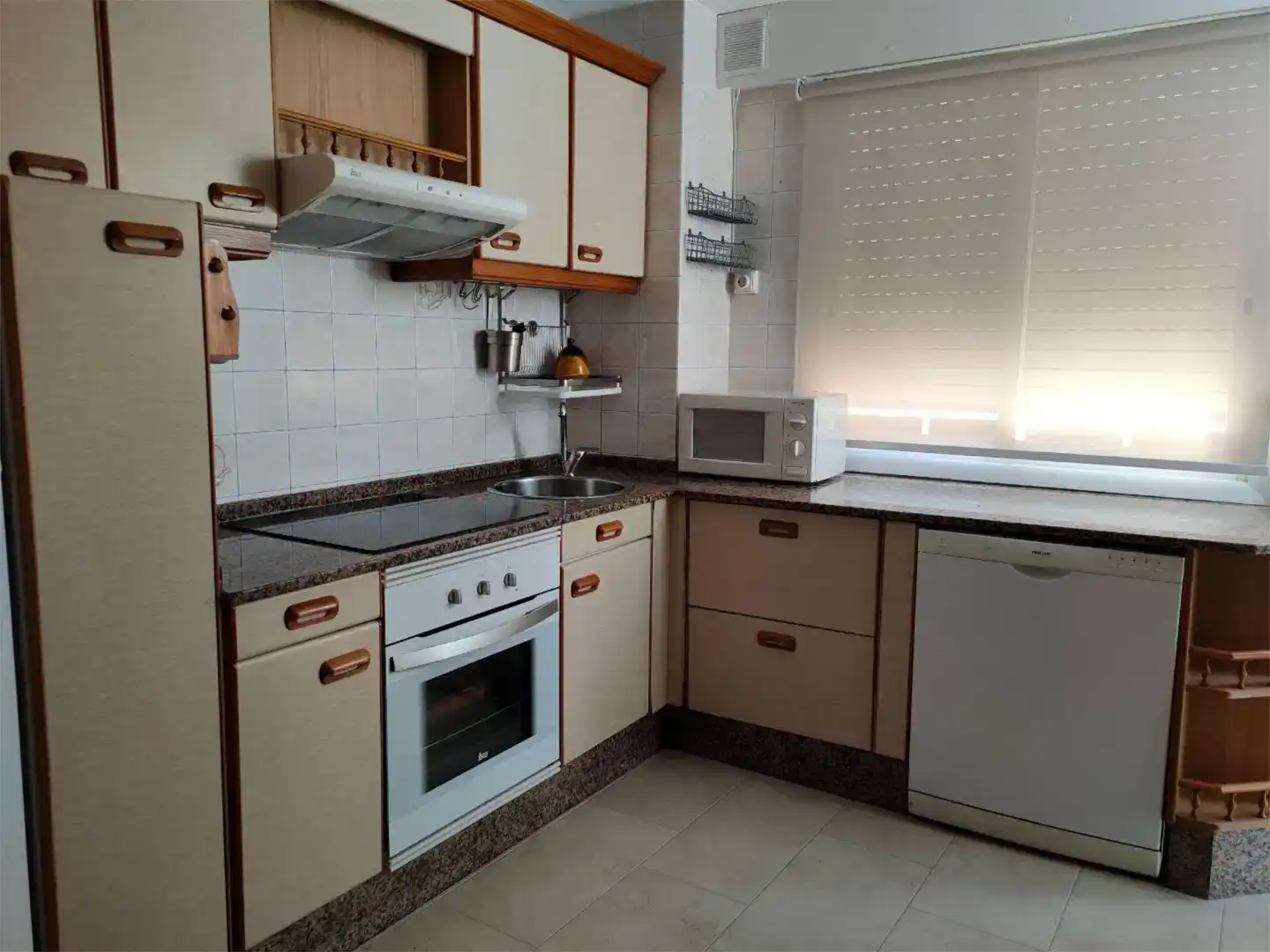 Cocina de Piso de alquiler en Pontedeume con Parquet y Amueblado