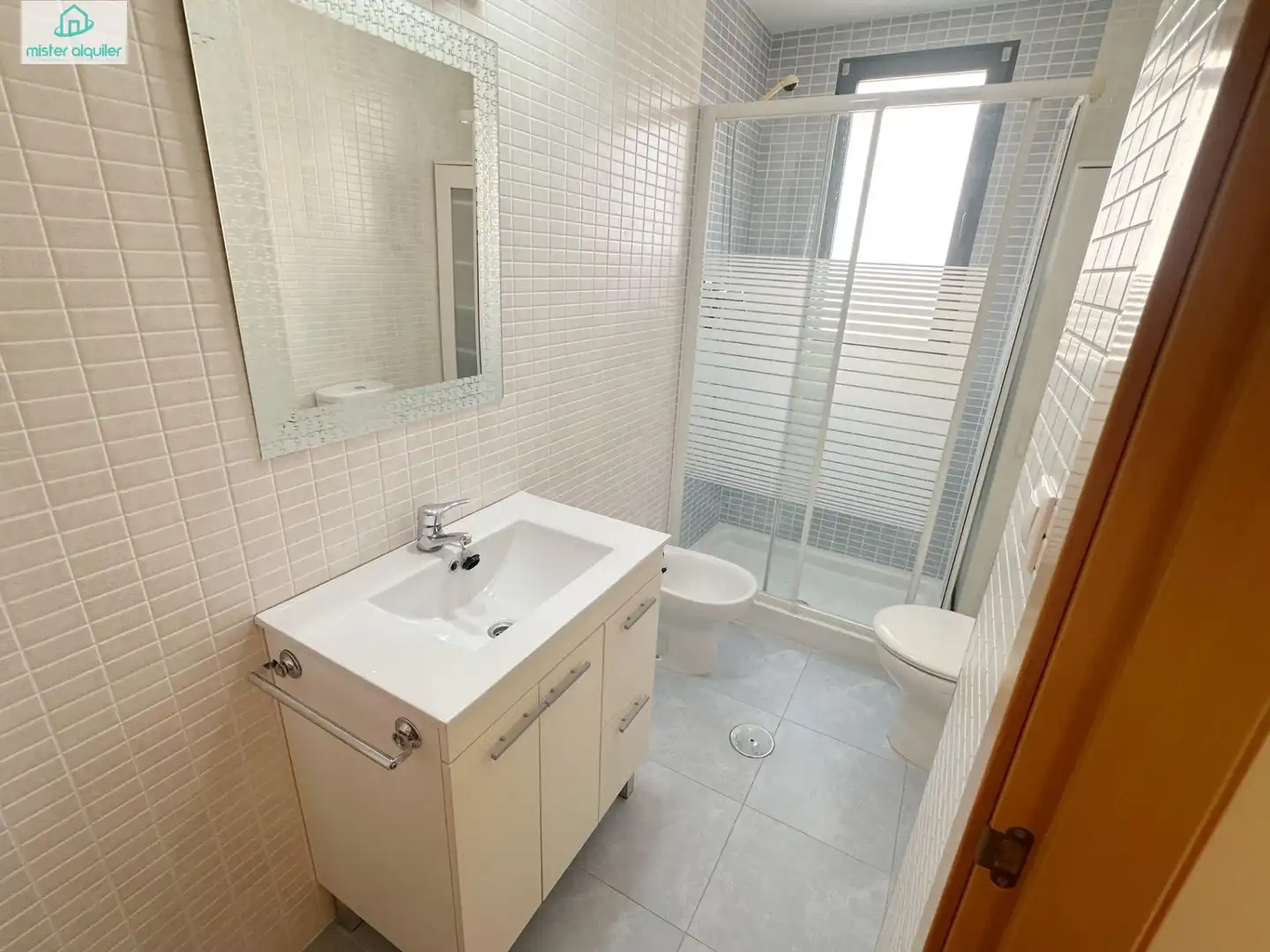 Bathroom of Apartments for rent in El Campello  with Air Conditioner, Heating and Private garden