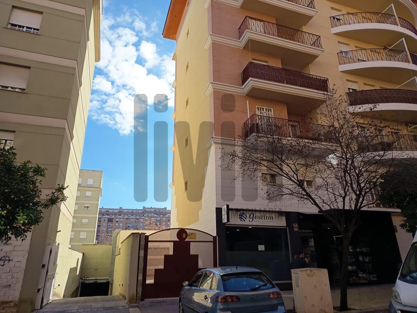 Vista exterior de Garatge en venda en  Jaén Capital