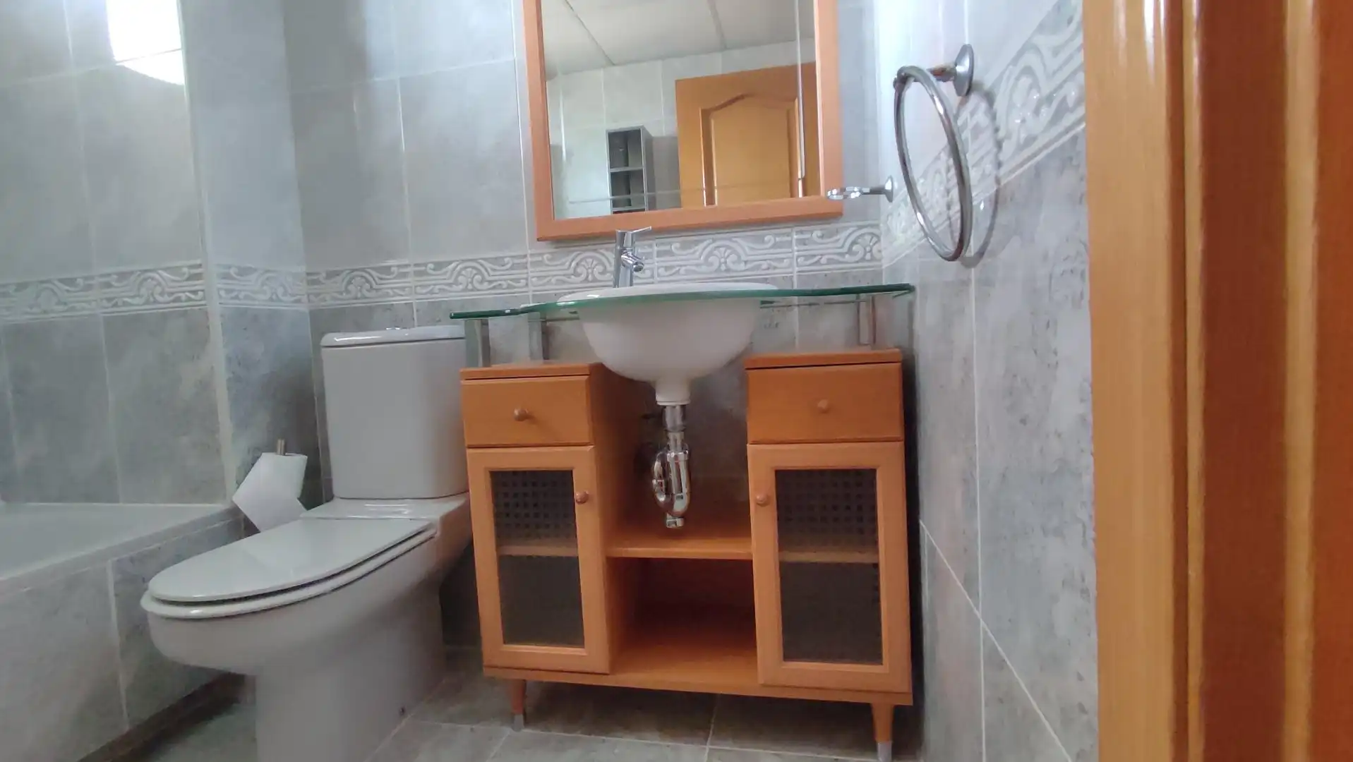 Baño de Casa adosada de alquiler en Zaragoza con Aire acondicionado, Calefacción y Jardín privado