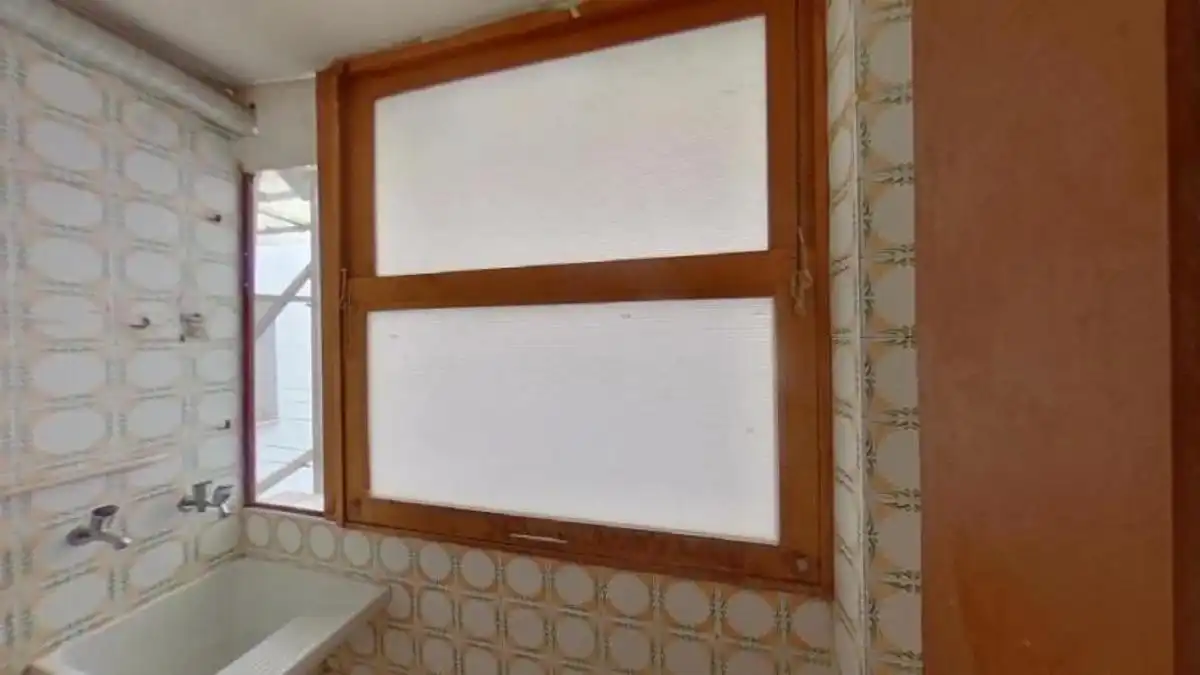 Bathroom of Apartments for sale in Salt  with Balcony