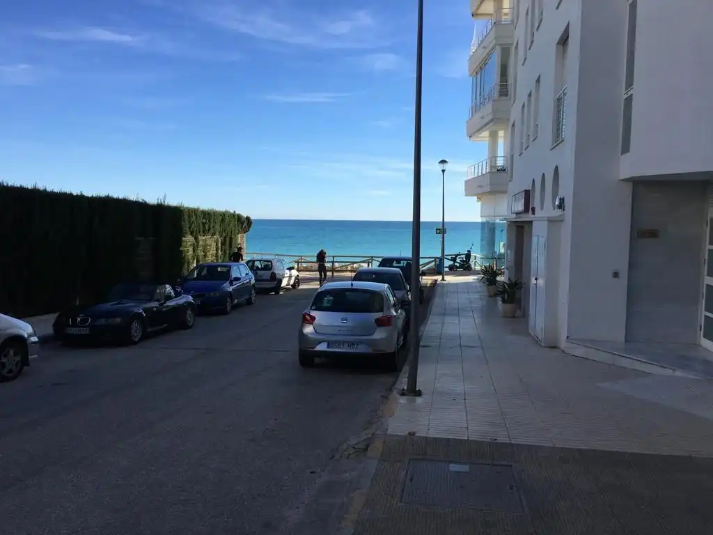 Vista exterior de Local en venda en Altea amb Aire condicionat i Terrassa