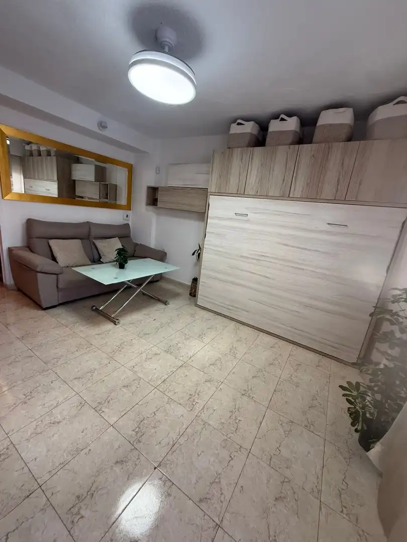 Sala de estar de Estudio de alquiler en Torremolinos con Aire acondicionado, Calefacción y Terraza