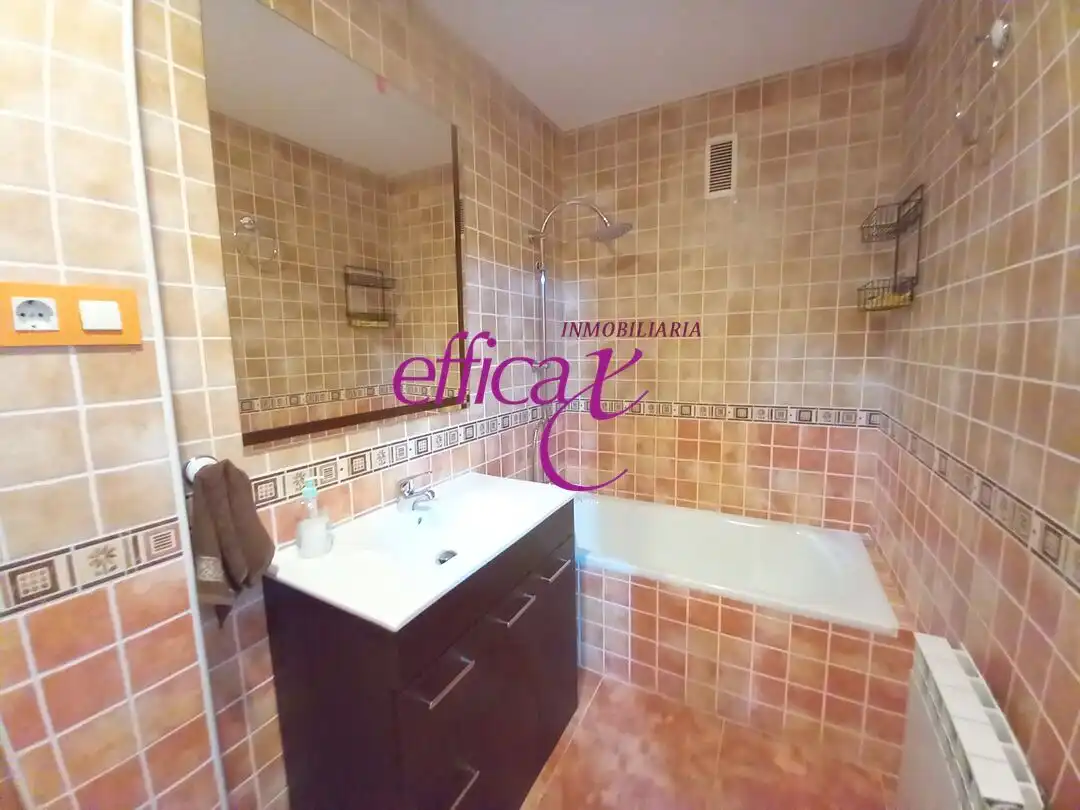 Baño de Piso en venta en Torrijos con Aire acondicionado y Calefacción