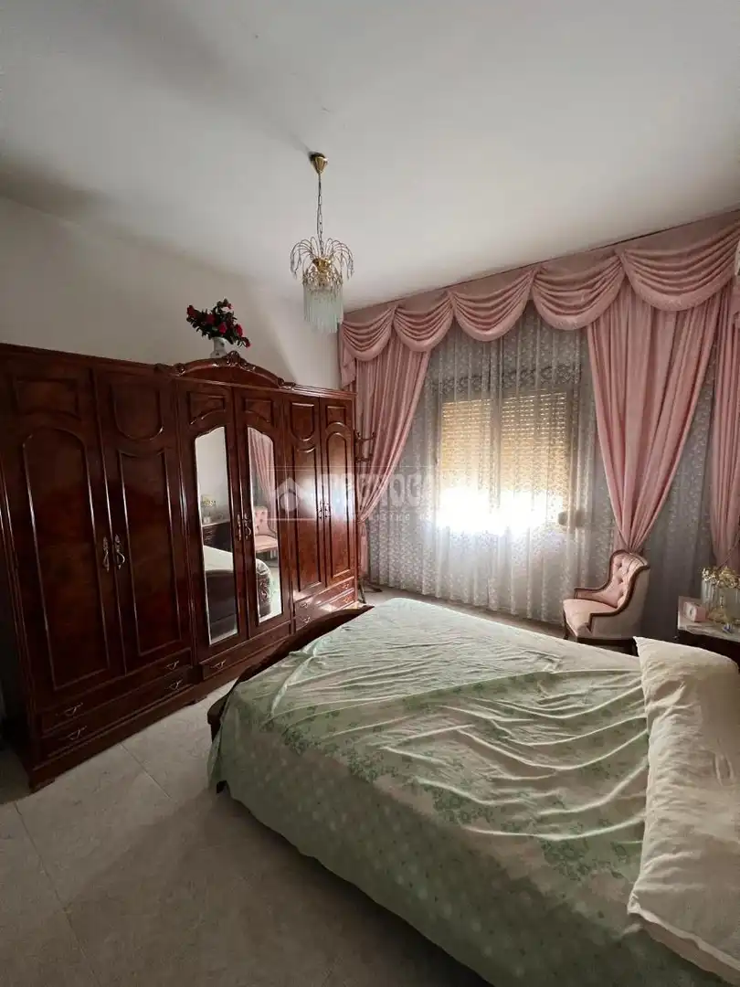 Habitación de Casa adosada en venta en Baeza con Aire acondicionado y Jardín privado