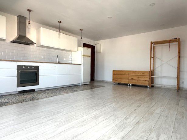 Cuina de Àtic de lloguer en Sant Boi de Llobregat amb Aire condicionat, Calefacció i Parquet