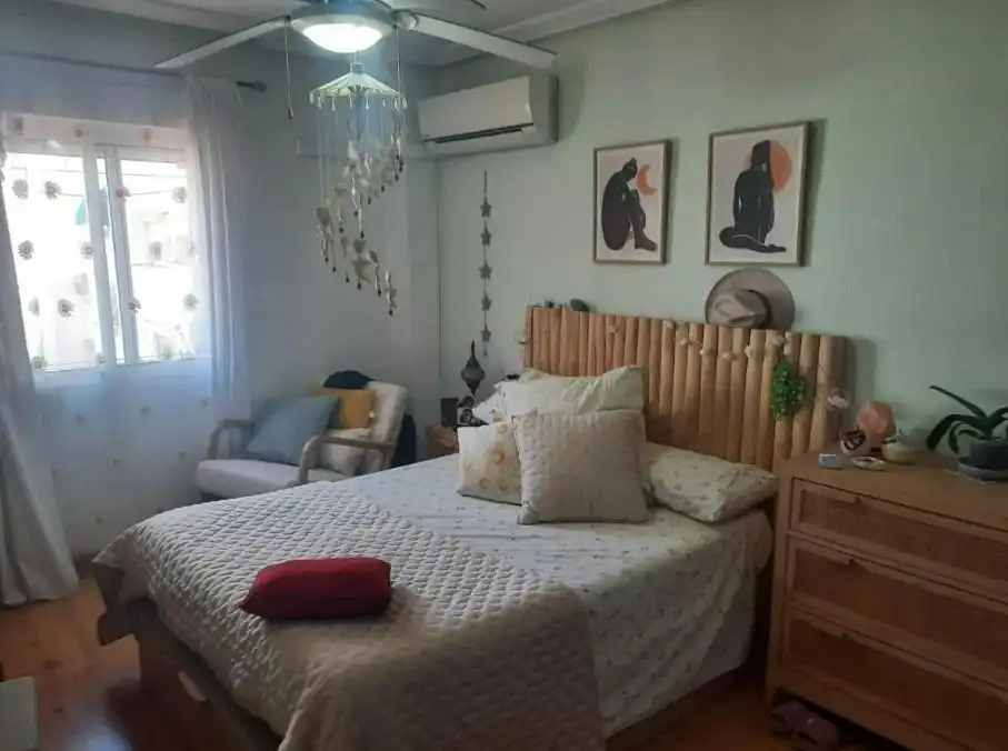 Dormitori de Pis en venda en Alicante / Alacant amb Aire condicionat, Calefacció i Terrassa