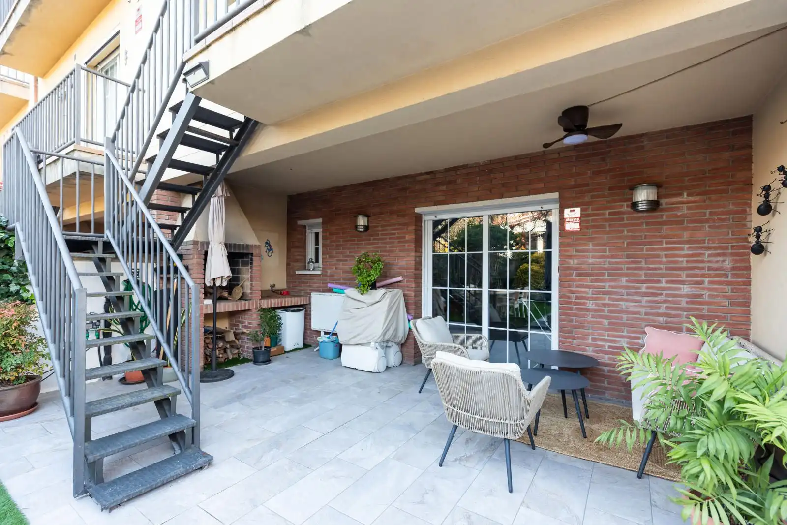 Terraza de Casa adosada en venta en Parets del Vallès con Aire acondicionado, Calefacción y Trastero