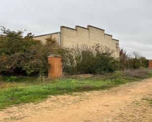 Vista exterior de Nau industrial en venda en Hospital de Órbigo