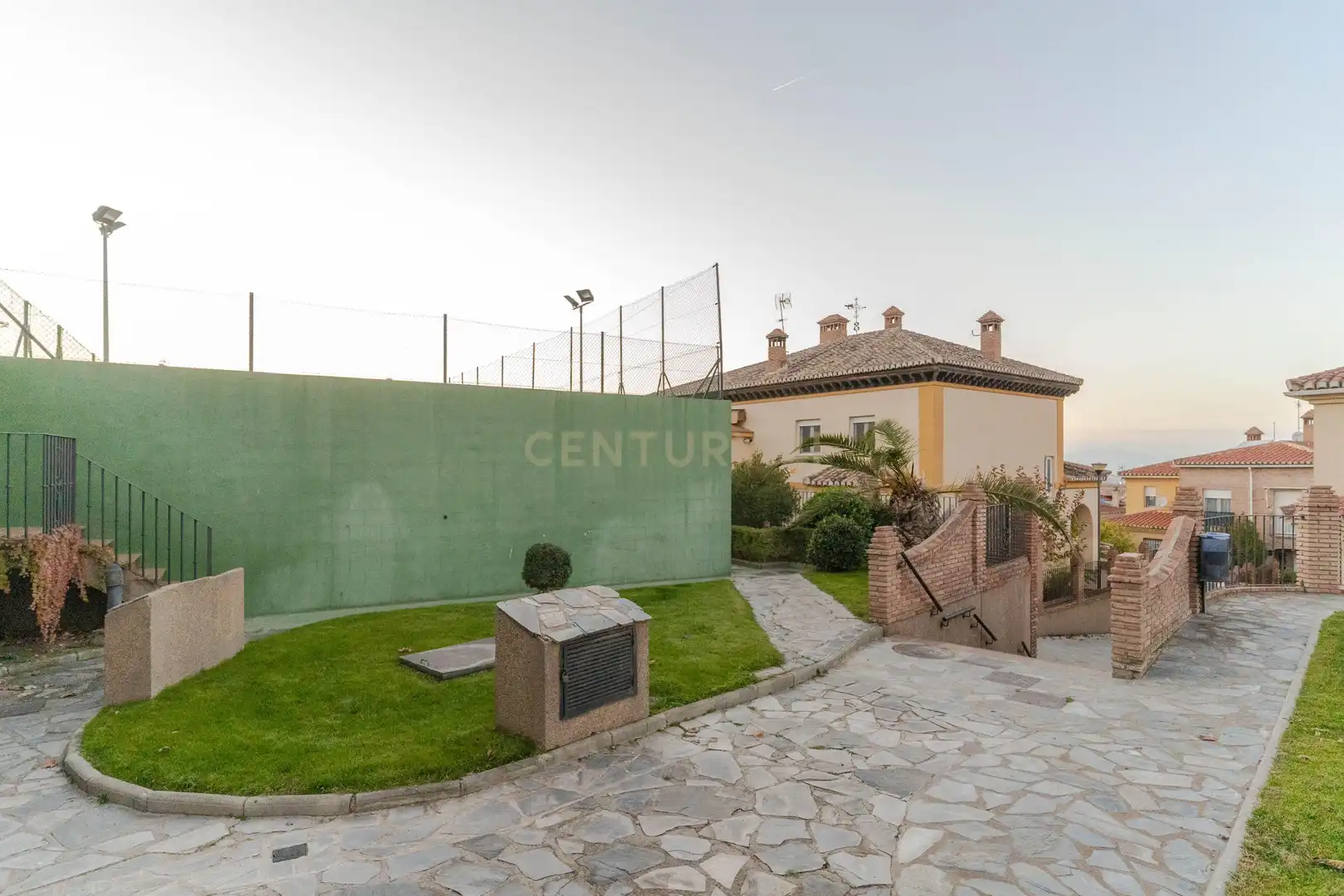 Jardí de Casa adosada en venda en La Zubia amb Aire condicionat, Jardí privat i Traster