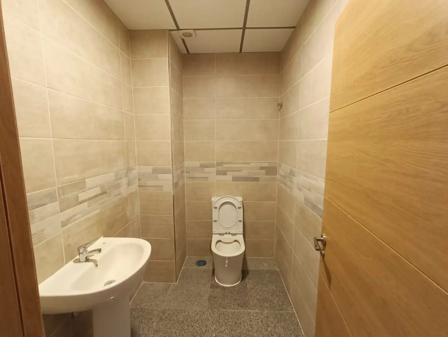 Bathroom of Office for rent in Cartagena
