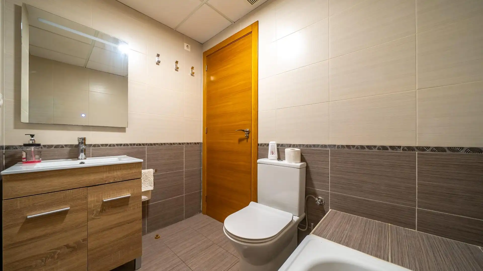 Baño de Apartamento en venta en Alicante / Alacant con Aire acondicionado, Calefacción y Amueblado
