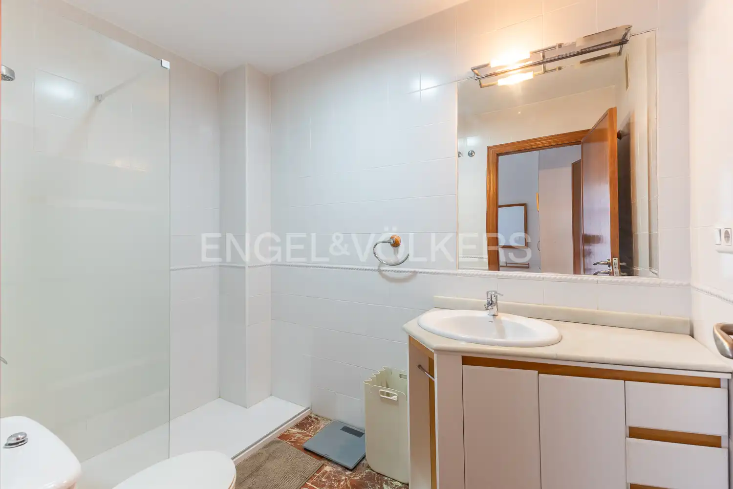 Badezimmer von Dachboden zum Verkauf in Valencia mit Klimaanlage, Heizung und Terrasse