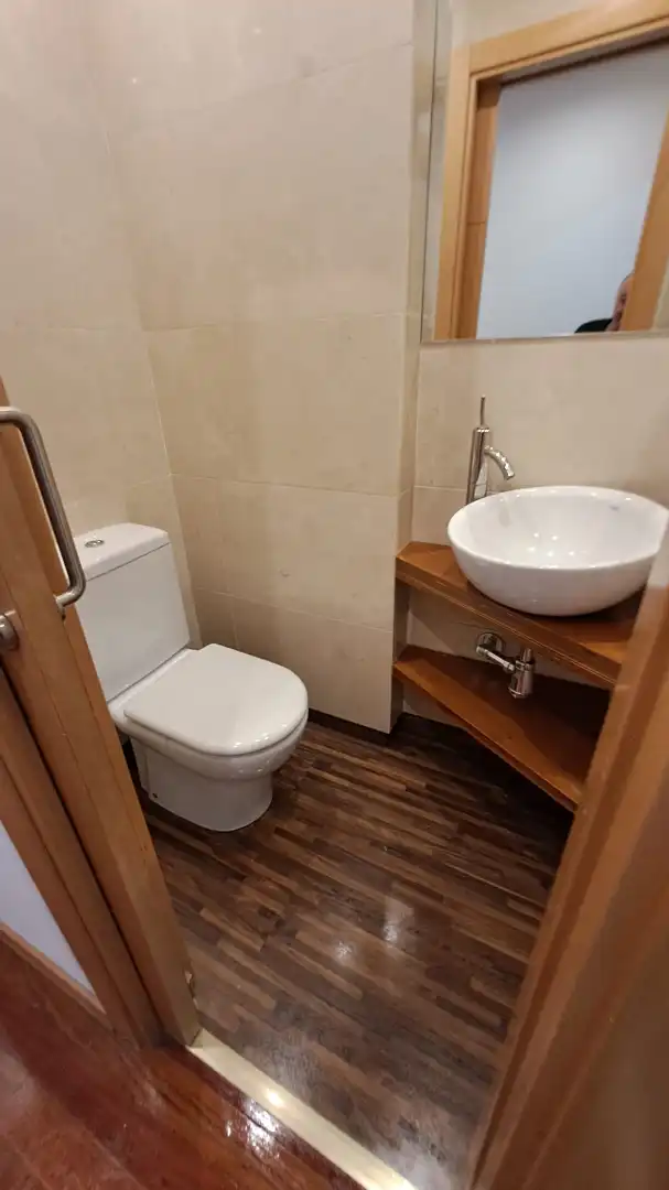 Badezimmer von Wohnung zur Miete in Madrid mit Klimaanlage, Heizung und Abstellraum