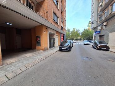 Plaza de garaje individual en venta en Casc Urbà