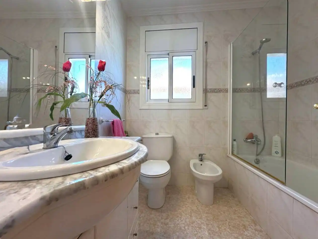 Badezimmer von Haus oder Chalet zum Verkauf in Lliçà d'Amunt mit Heizung und Privatgarten