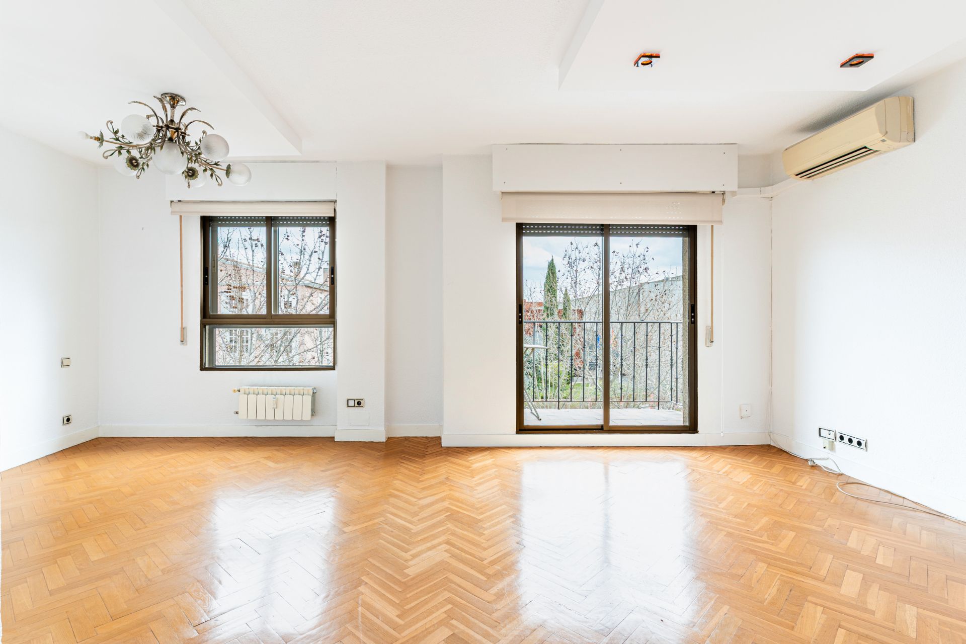 Bedroom of Flat for sale in Majadahonda  with Air Conditioner, Heating and Private garden