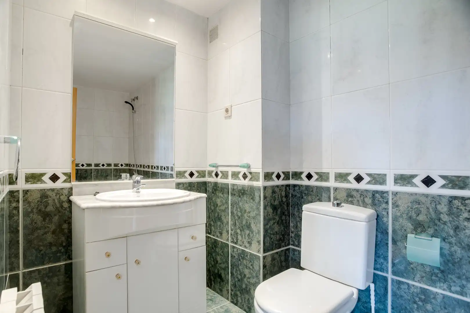 Baño de Piso en venta en Sant Adrià de Besòs con Calefacción y Balcón