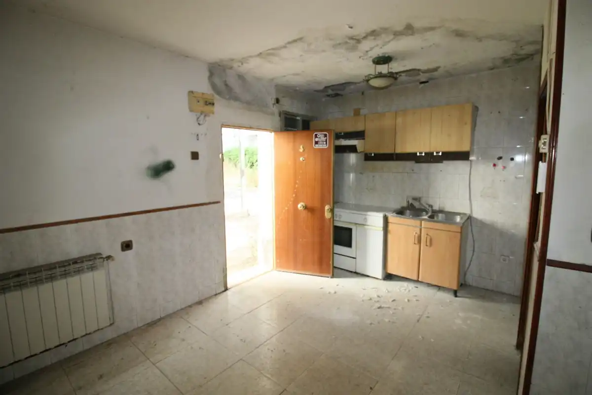 Cuina de Casa o xalet en venda en Lanzahíta amb Jardí privat