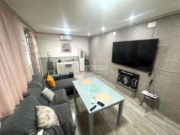Casa amb balcó en venda a Av. San Sebastián