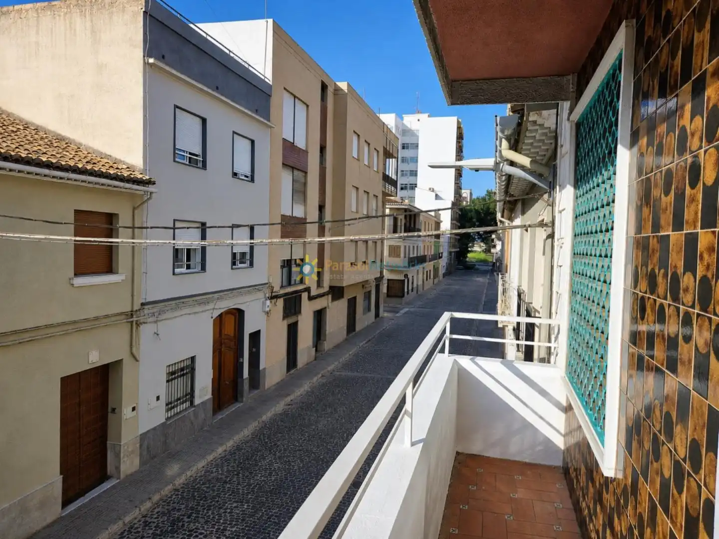 Vista exterior de Pis en venda en Oliva amb Balcó